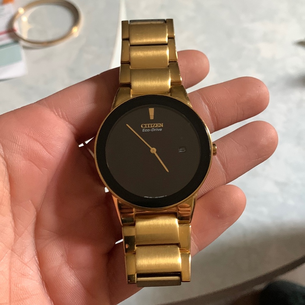 Citizen eco-drive men’s watch like new. Expensive nice watch